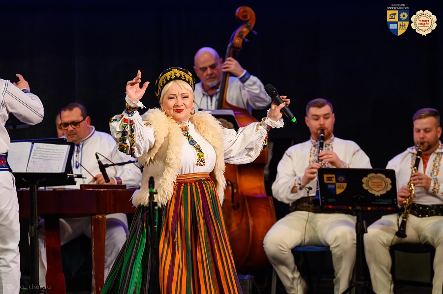Sava Negrean Brudașcu a încântat publicul clujean la Spectacolul Festiv „Hai să dăm mână cu mână! – De la Cluj, la Hunedoara”