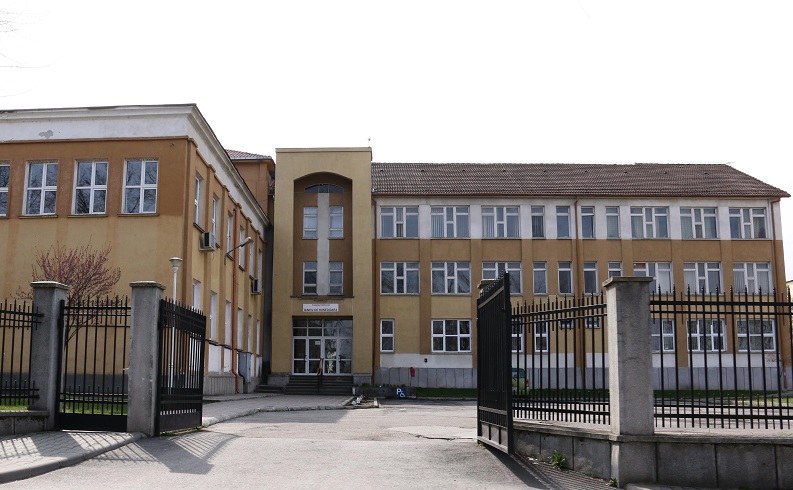 Colegiul Național „Iancu de Hunedoara” din Hunedoara a scos la concurs postul de secretar șef