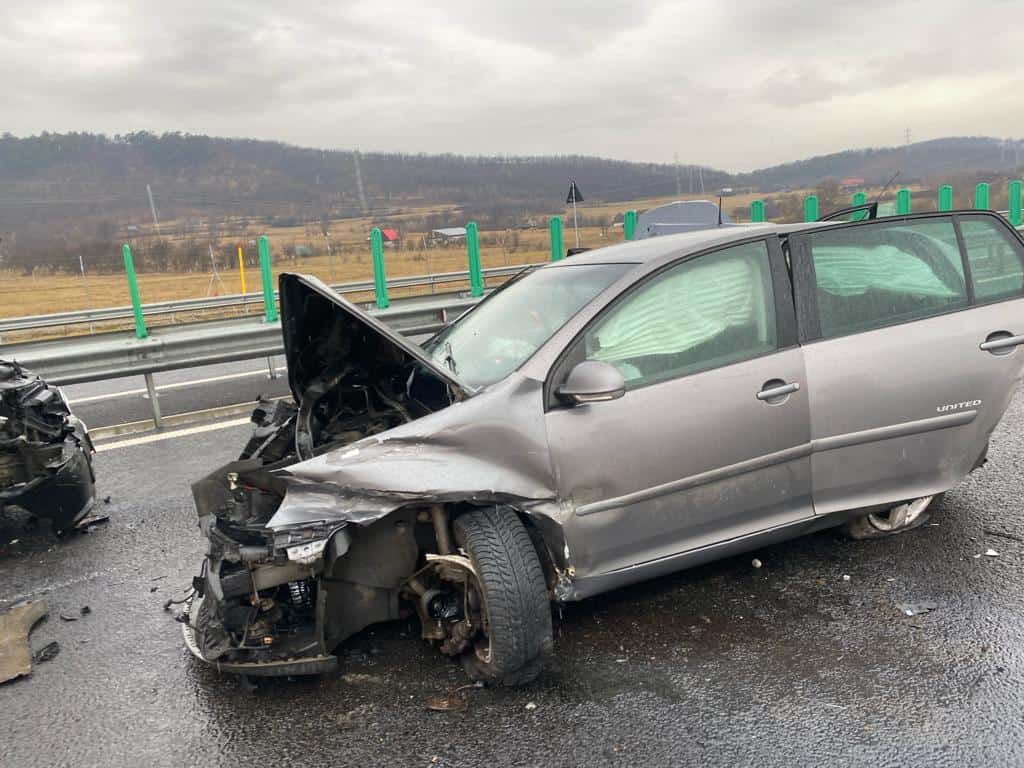 (FOTO) Accident pe autostrada A1 Sibiu-Boița: Mai multe mașini sunt implicate!
