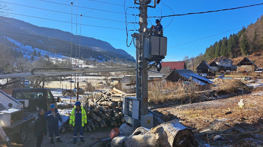 Prefectul Nicolae Albu s-a deplasat în Vidra şi Avram Iancu pentru a verifica funcţionarea reţelelor electrice
