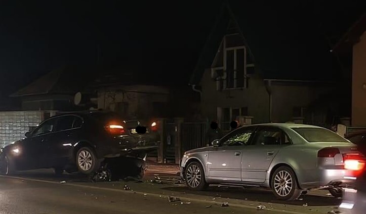 Trei accidente s-au produs sâmbătă noaptea pe strada Avram Iancu din Florești