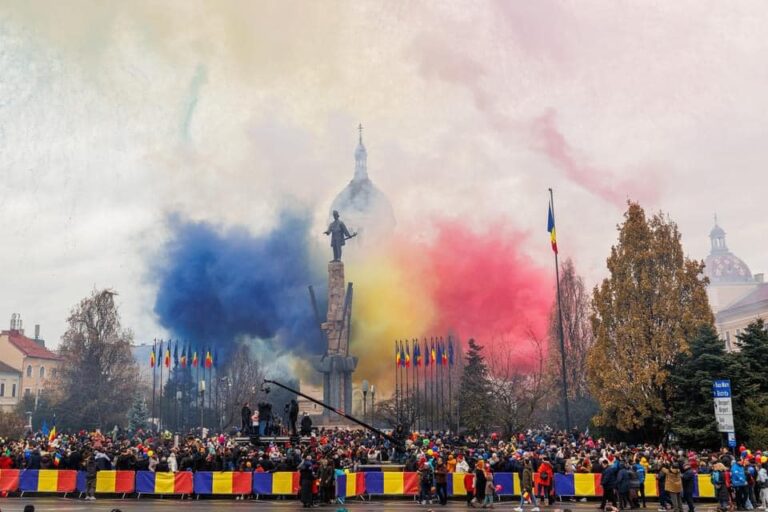 Asociația cultural-patriotică „Avram Iancu” obține o victorie importantă. Emil Boc: Nimeni nu se atinge de statuia lui Avram Iancu, nimeni nu se atinge nici de Crucea de pe Cetățuie!