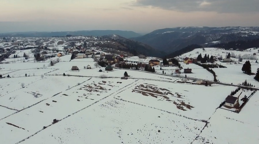 Mărișel, raiul alb din Apuseni: Este unul dintre cele mai frumoase sate de munte, cu tradiții seculare și peisaje de vis!
