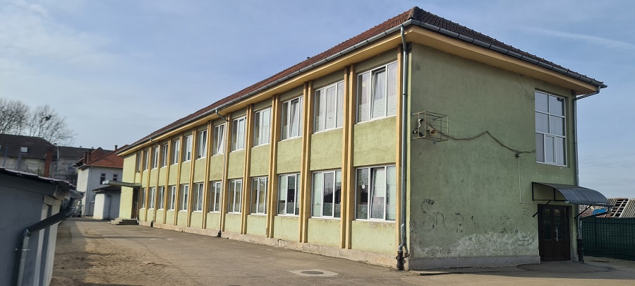 A fost semnat contractul pentru reabilitarea termoenergetică a corpului C4 al Școlii Gimnaziale „Nicolae Popoviciu” din Beiuș