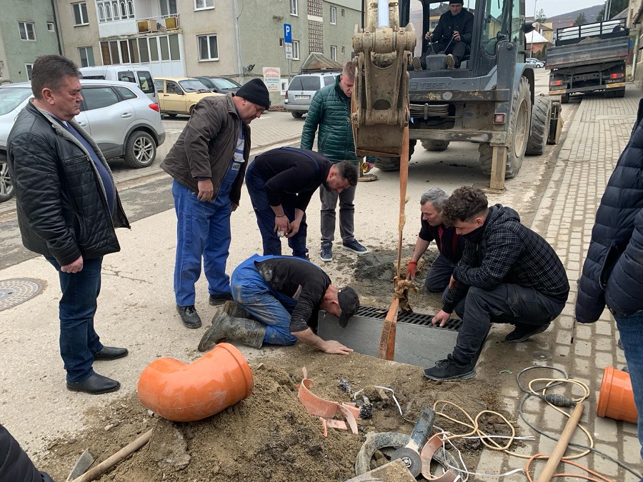 Cristian Dan Pasca: S-au montat rigole pluviale pe strada Horea din Câmpeni
