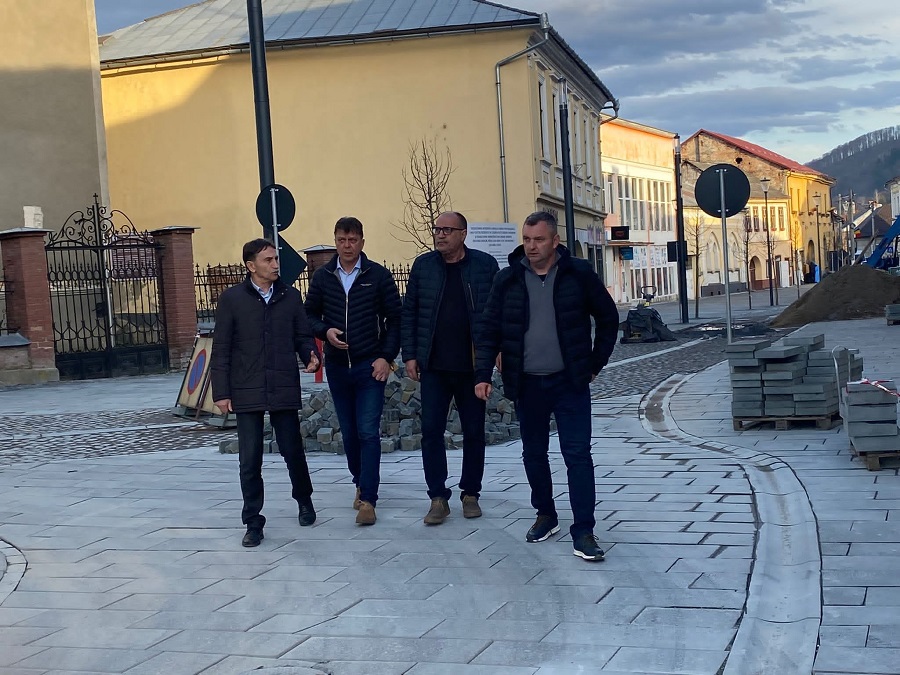 Ion Dumitrel: Centrul orașului Abrud se transformă frumos
