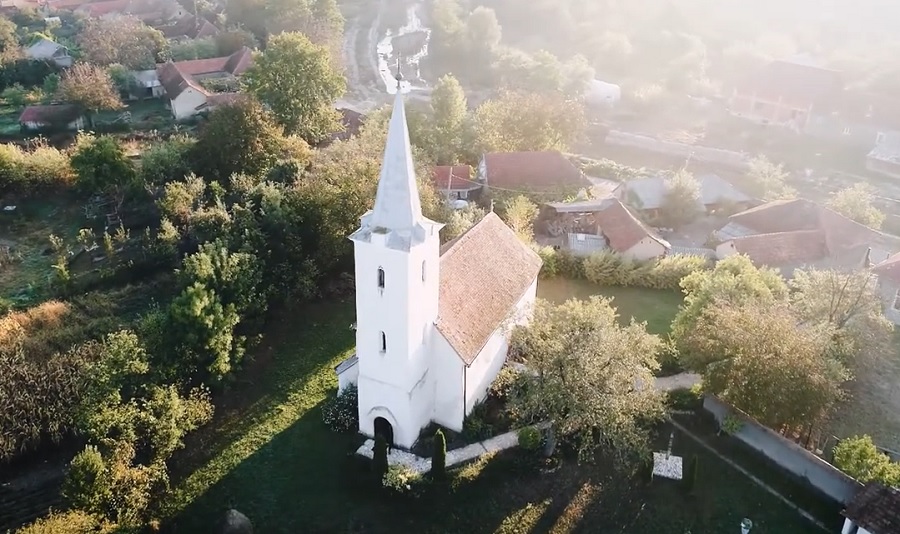 (VIDEO) Biserica medievală de la Remetea, construită în stil gotic, în secolul al XIV-lea