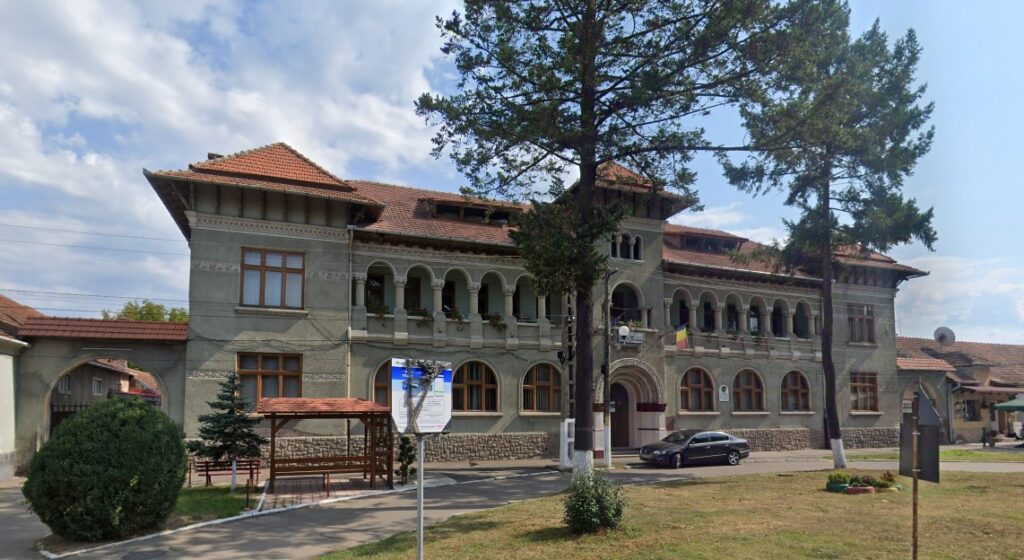 Școala Gimnazială „Nicolae Popoviciu” din Beiuș a scos la concurs postul de administrator financiar