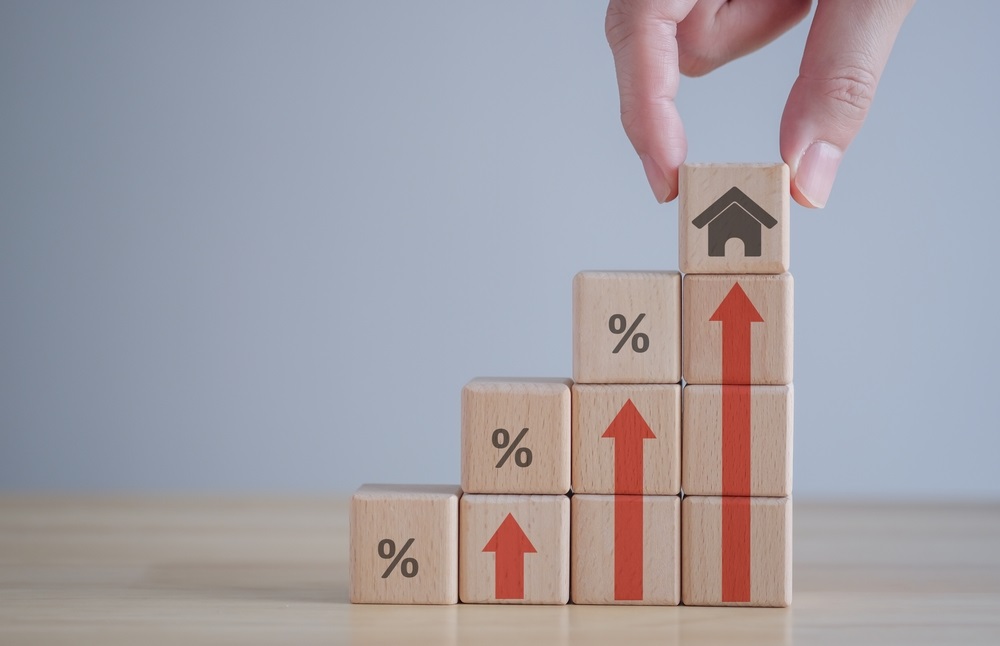 Din 2026, impozite mai mari pe locuințe: Apartamentele vechi pot avea taxe chiar și de trei ori mai mari!