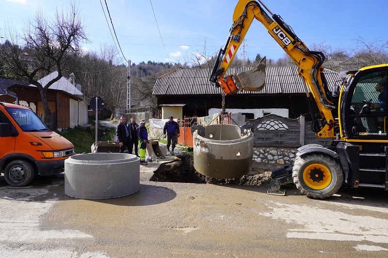 Radu Penciu: Continuăm alimentările cu apă și modernizările de străzi în comuna Lupșa