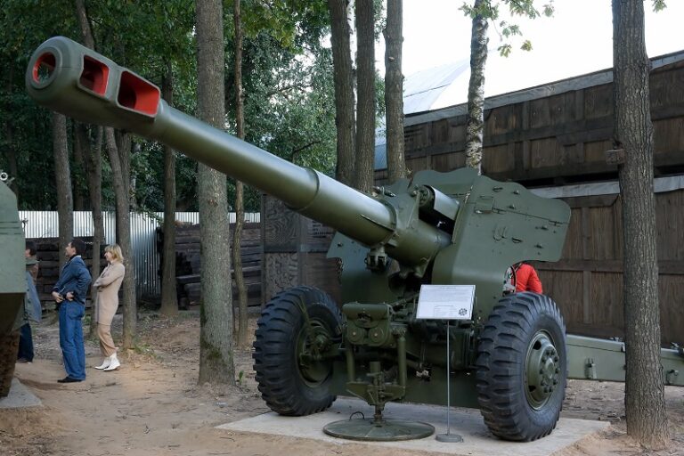 Se redeschide producția de armament în România la Fabrica „Arsenal” de la Reșița