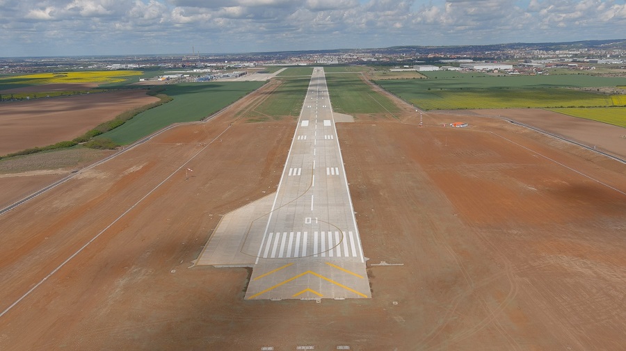 Treptat Aeroportul din Oradea ia fața celui din Cluj: S-au recepționat lucrările la extinderea pistei de aterizare!