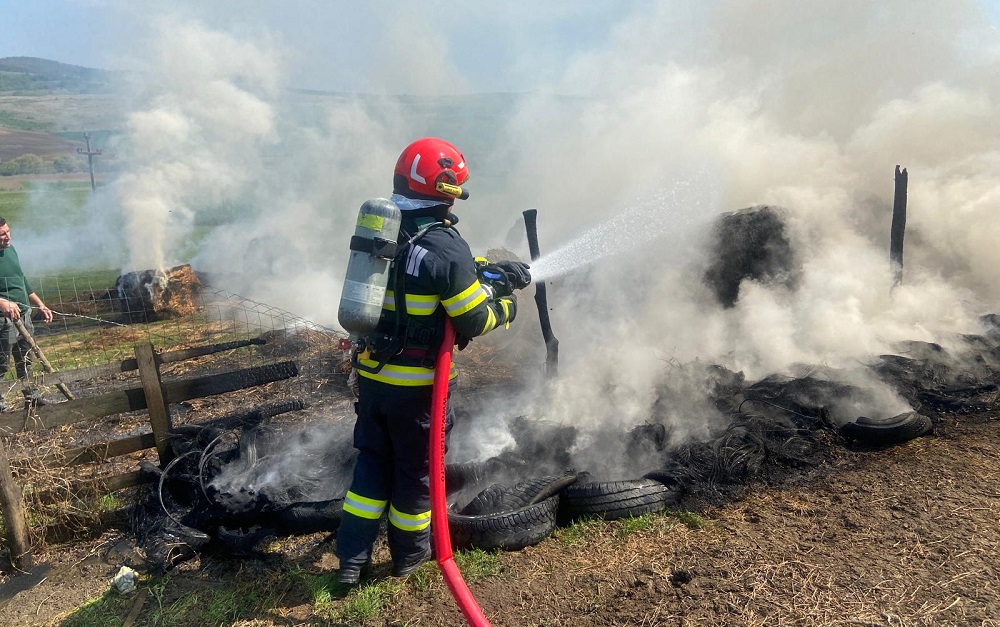 Incendiu puternic la un saivan din Mărtinești