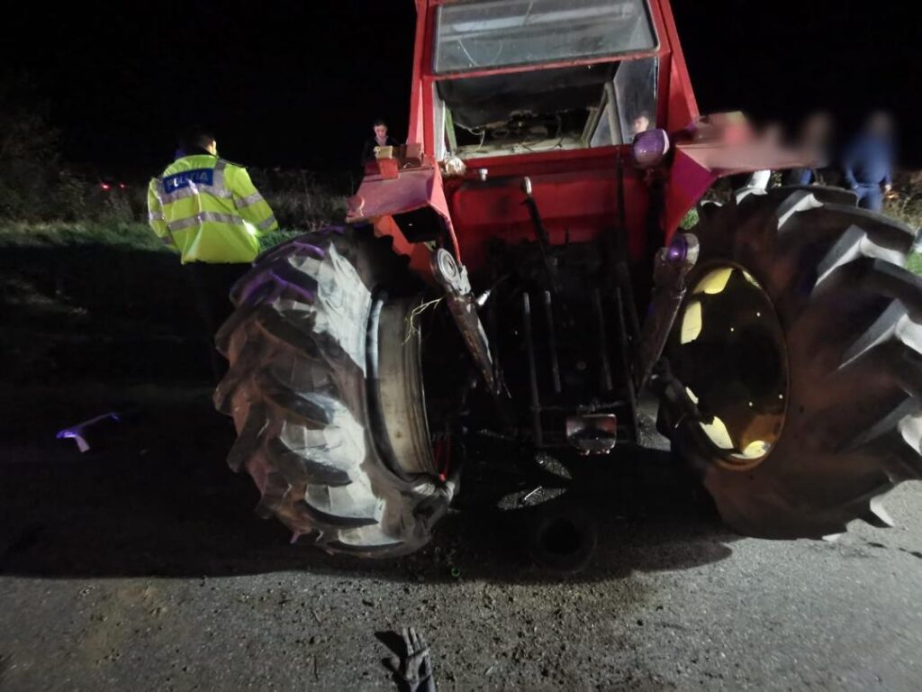 Un bărbat din Cricău a condus rupt de beat și fără permis un tractor neînmatriculat