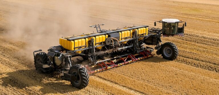 Cel mai puternic utilaj agricol din lume,  „Gigantul”, a ajuns la o fermă din vestul României