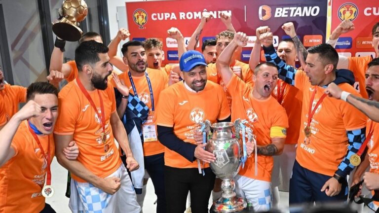 Florin Maxim, antrenorul Corvinului Hunedoara, va fi declarat cetățean de onoare al Hunedoarei