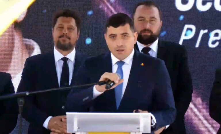 Peste 2.000 de membri AUR Cluj s-au reunit sub statuia lui Avram Iancu la Cluj. S-a anunțat lupta cu „capetele de hidră” ale Partidul Comasat – Emil Boc, Alin Tişe, Ioan Rus şi Vasile Dîncu!