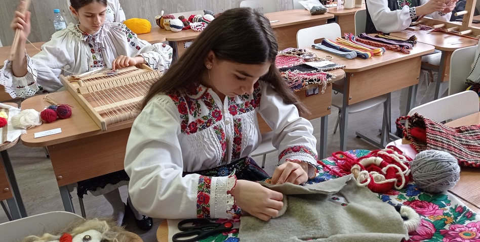 Aproape 140 de elevi de la 26 de școli din Cluj au participat la Olimpiada „Meșteșuguri Artistice Tradiționale”