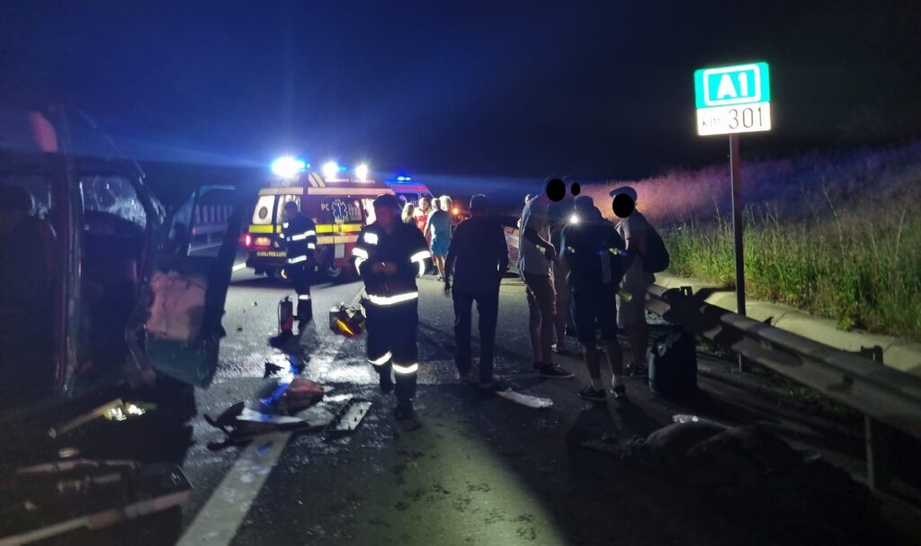 Doi răniți în urma unui accident grav pe autostrada A1 Sebeș-Sibiu la Răhău