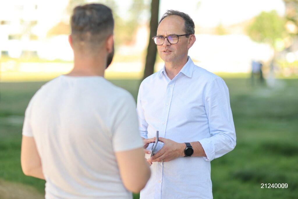 Viorel Băltărețu: Lalelele or fi ele frumoase, dar șoselele sunt și mai și. Tricourile cu Superman or fi ele faine, dar adevărul e și mai fain.