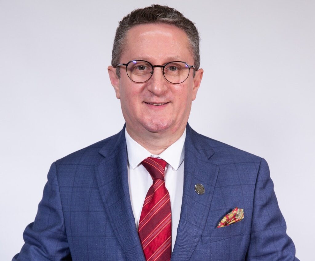 Costel Moza: Duminică votăm direcția în care se va îndrepta țara noastră!
