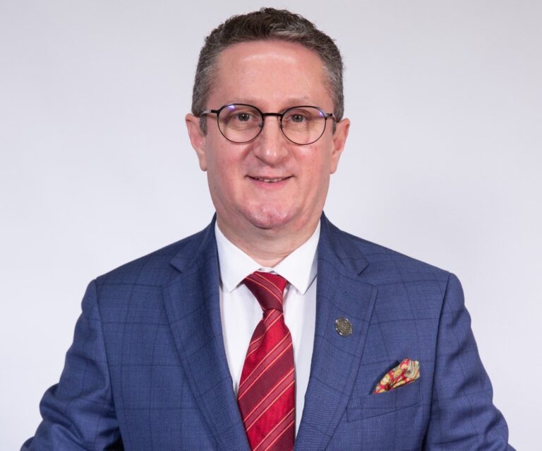 Costel Moza: Duminică votăm direcția în care se va îndrepta țara noastră!