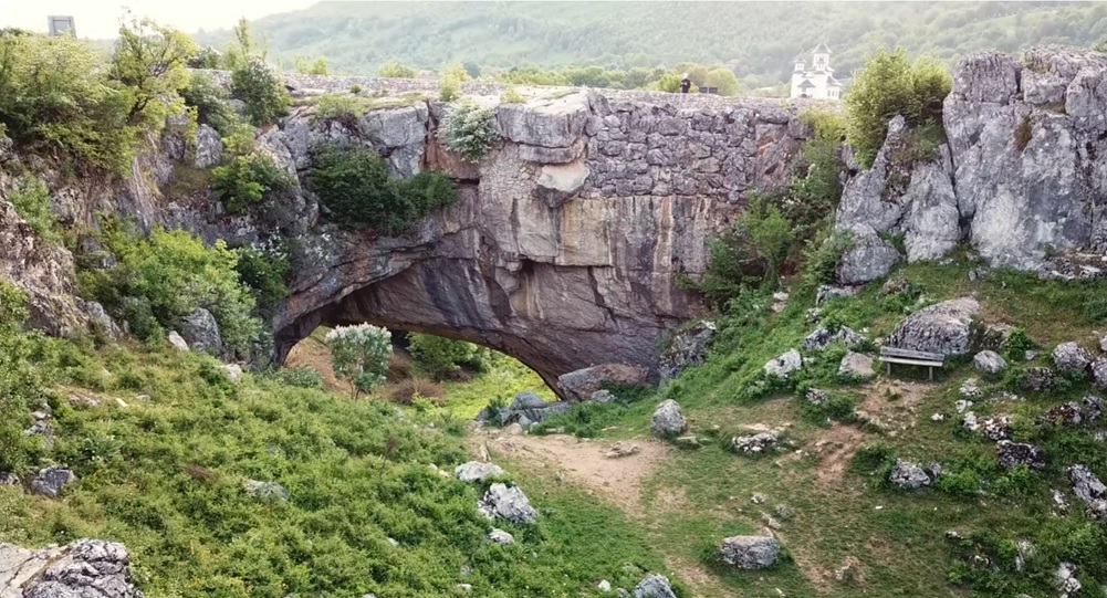 Podul lui Dumnezeu, monument natural spectaculos și unic în România