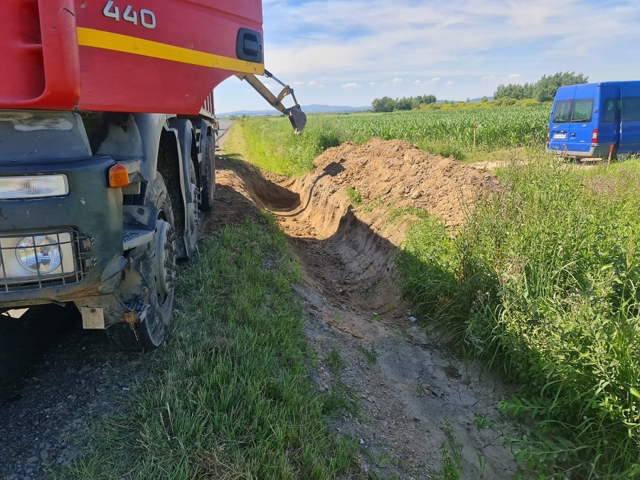Iustin Cionca: 21 de podețe noi pe drumul Bocsig-Beliu pentru a sprijinit agricultorii să ajungă la terenurile lor