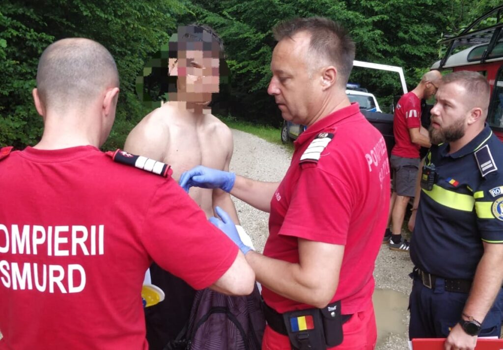 Salvamontiștii din Alba au recuperat și salvat două persoane accidentate în zona Pietrei Butanului
