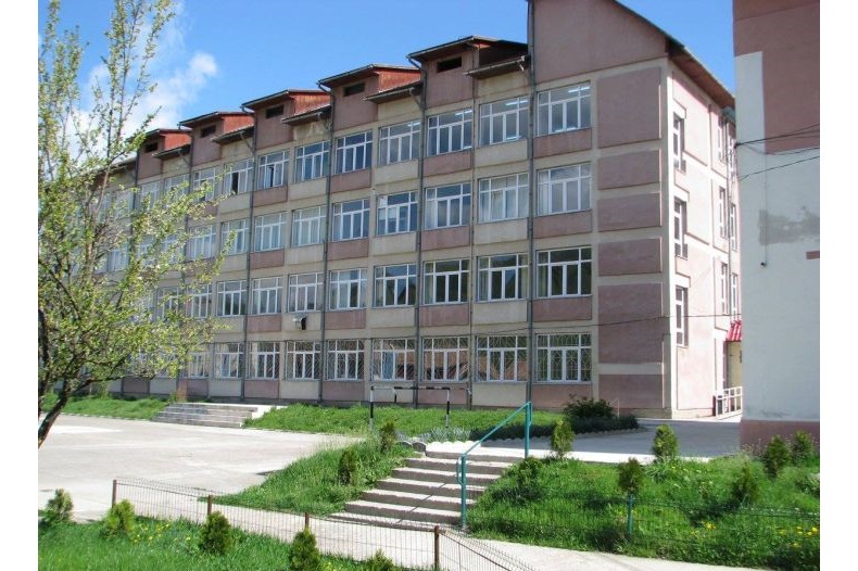 56 din 84 de elevi au luat BACul la Liceul „Horea Cloșca și Crișan” din Abrud. 11 elevi au luat peste 9