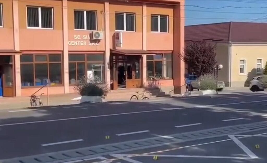 Un bancomat din centrul unei comune din Crișana a fost aruncat în aer!