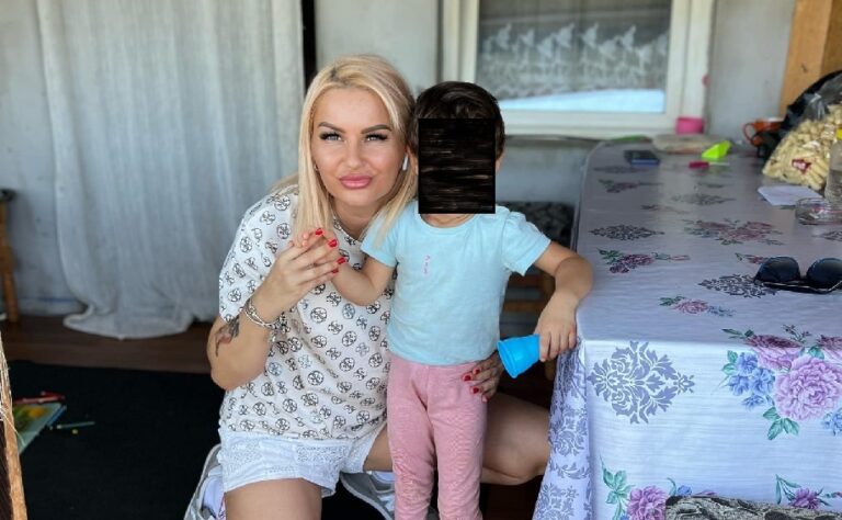 Românca care ajută copiii din familii sărace: „Părinții Nataliei au plâns amândoi” Familia nu își permitea să achiziționeze săndăluțe ortopedice