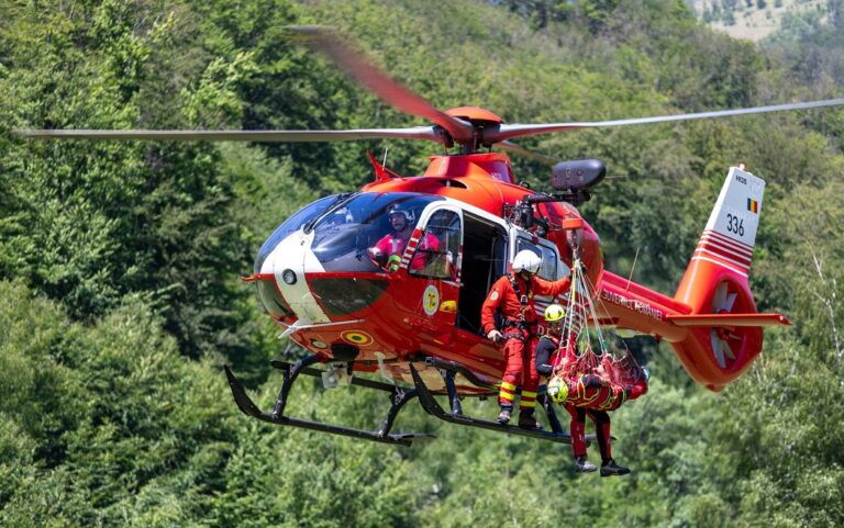 Electrocutare gravă în Mihoiești: Bărbat salvat în ultima clipă, transportat cu elicopterul SMURD la spital