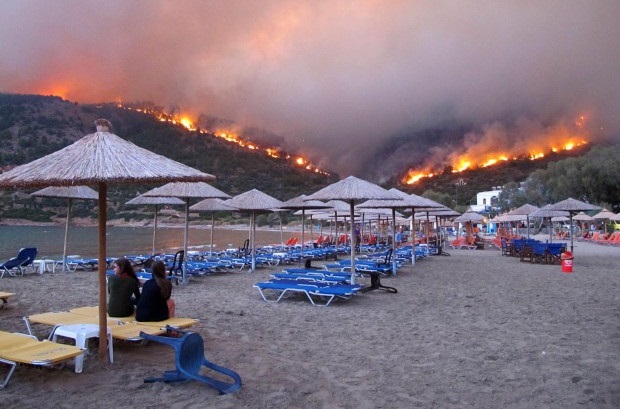Atenție la ce vacanță alegeți: Alerte de incendii în Turcia și Grecia!