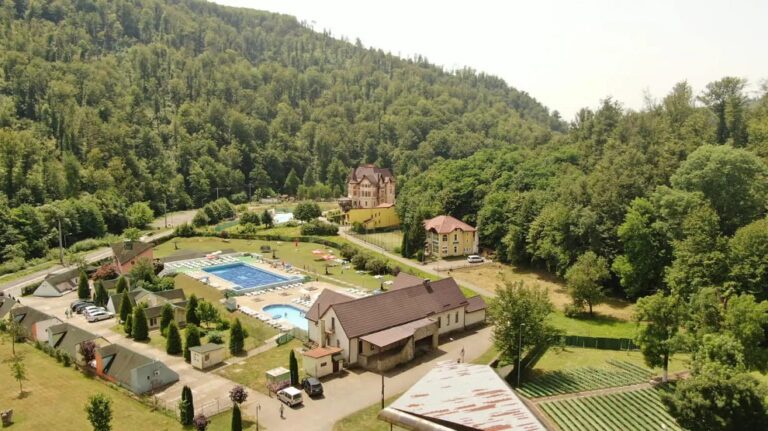 Consiliul Județean Arad a preluat baza sportivă de la Moneasa!