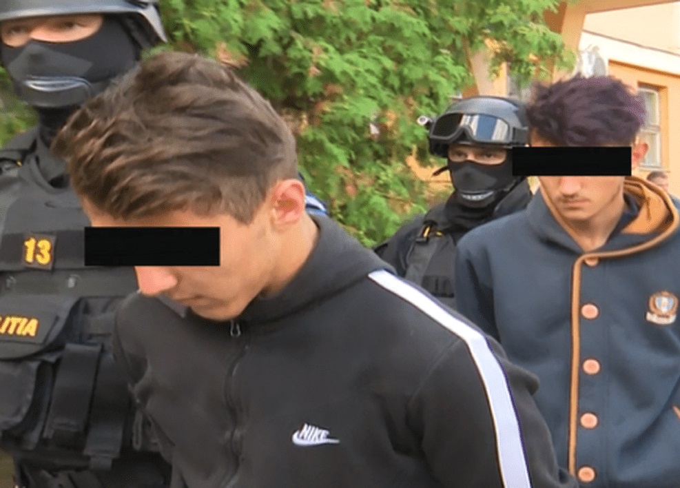 Doi tineri din Orăștie au fost reținuți de către polițiștii rutieri pentru infracțiuni rutiere