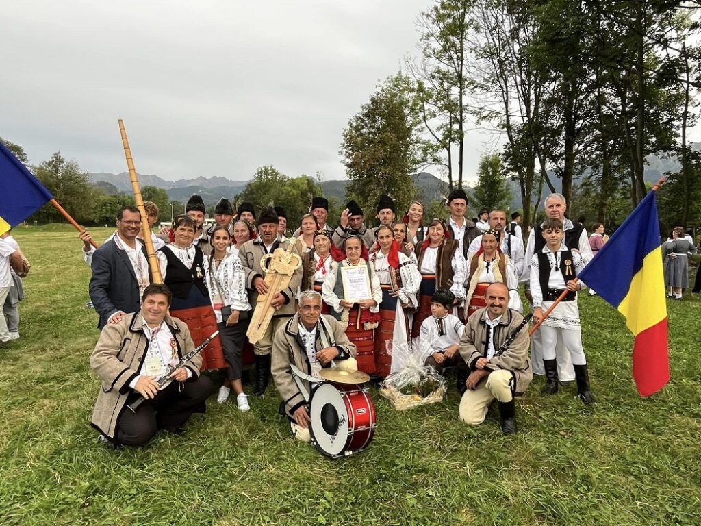 Grupul tradițional „Mărișana” a câștigat „Toporașul de Argint” la festivalul montan din Zakopane, Polonia