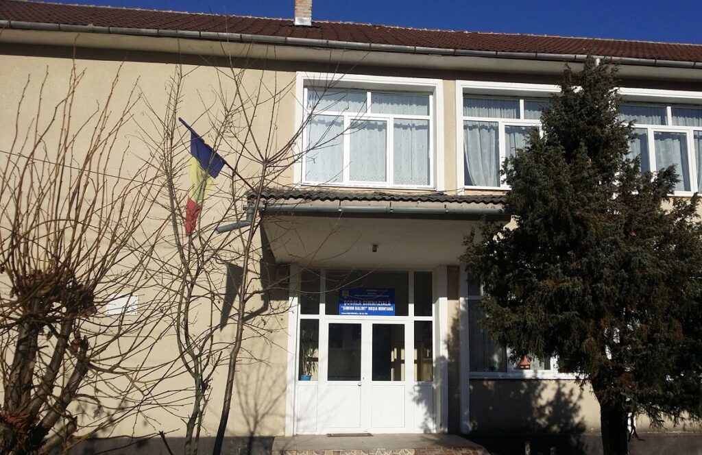 Școala Gimnazială ,,Simion Balint” din Rosia Montana a scos la concurs post de administrator financiar