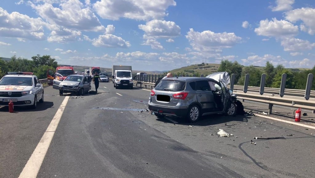 Mai multe mașini implicate într-un accident rutier pe autostrada A1, sensul Sebeș-Sibiu