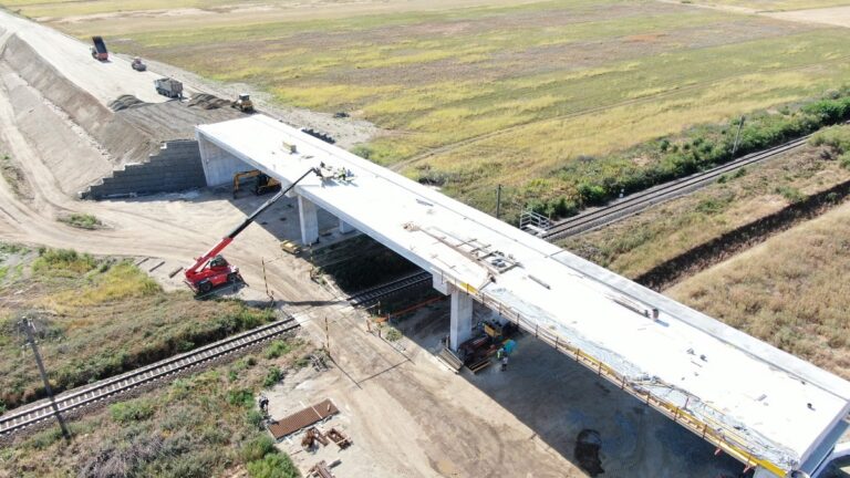 Pasajul construit peste calea ferată Arad-Timișoara este aproape finalizat