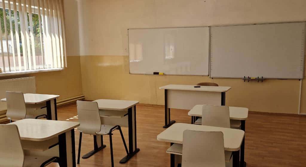Echipamente digitale moderne pentru Școala Gimnazială din Roșia Montană: investiție de peste 380.000 lei prin PNRR