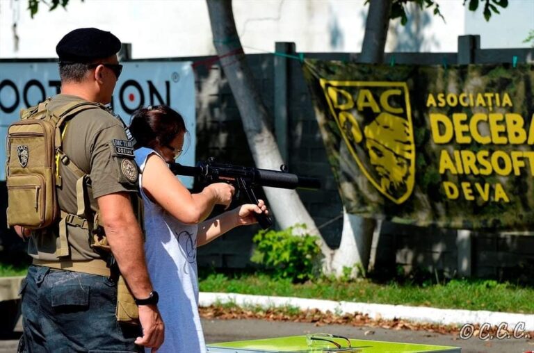Airsoft la Ştrandul Municipal Deva: Vor fi expuse replici după arme şi dispozitive militare reale