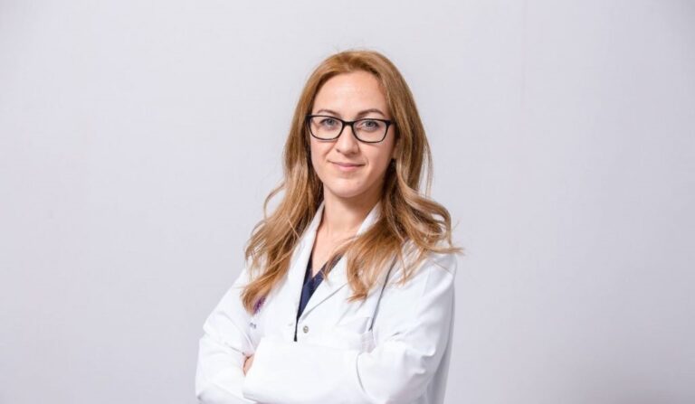 Un medic român de excepție a dat Anglia pe Cluj: Nu este o diferență „de la cer la pământ” între sistemul medical românesc și cel din Anglia