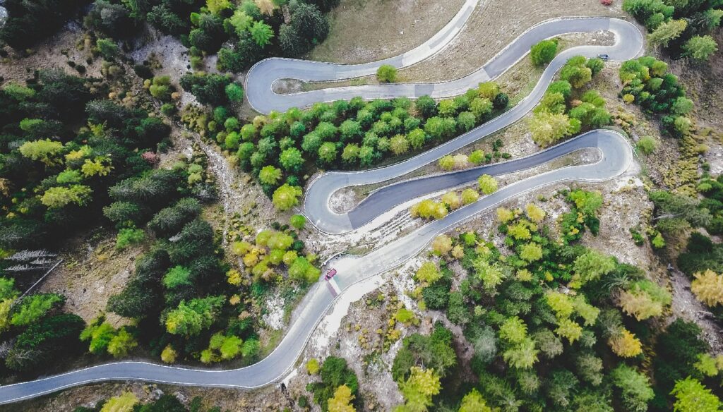 Cel mai superb nou drum de munte din România, „Transapuseana” a fost finalizat: 80 de km în Trascău, spre inima Apusenilor