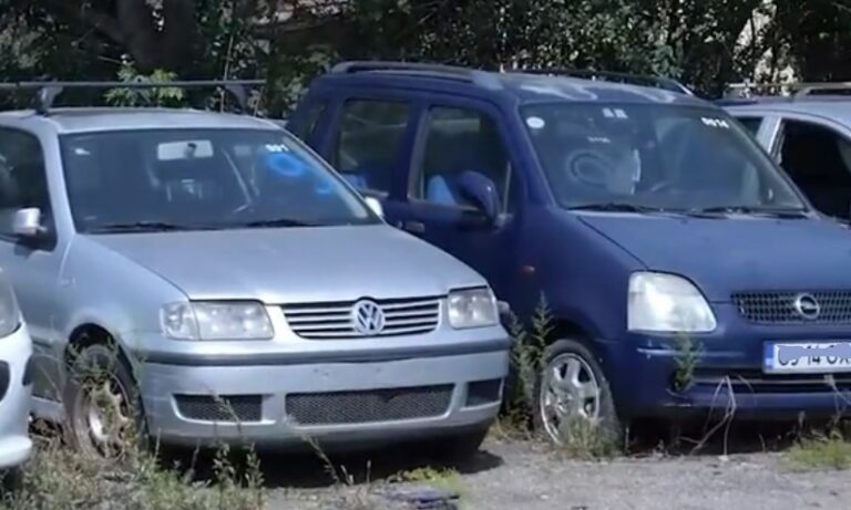 Boc anunță la Cluj: „Mercedes la 300 de lei și BMW la 150 de lei!” Licitație pentru mașinile abandonate. Prețuri de pornire de la 50 de lei!