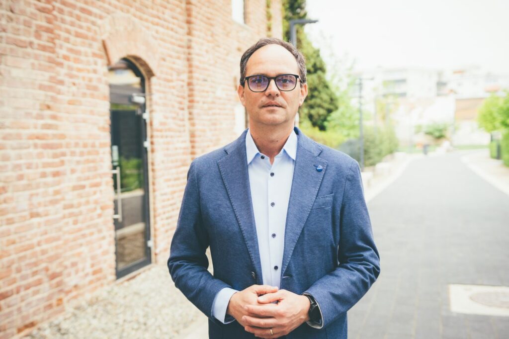 Viorel Băltărețu: „Boc a avut 300 de milioane de euro pentru metrou, bani europeni pe care i-a pierdut. Acum, va trebui să se îndatoreze mai mult”