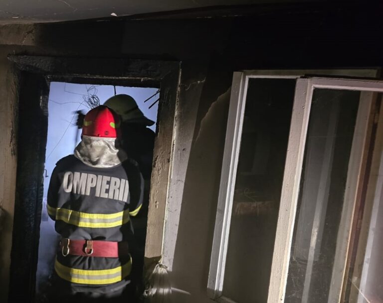 Incendiu provocat de un coș de fum, la o casă din Vălanii de Beiuș