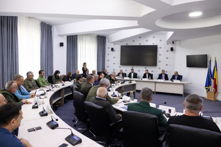 Romsilva va gestiona, în continuare, cele 22 de parcuri naționale și naturale. Cele 22 de parcuri au o suprafaţă de 853.266 de hectare, 232.246 de hectare fiind în zone de protecţie!