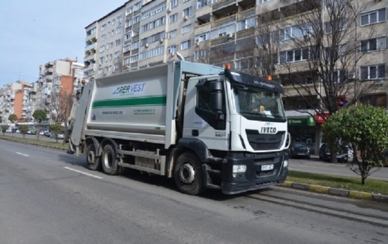 Din 21 octombrie va avea loc campania de curățenie de toamnă în Oradea. Se vor strânge frunzele și crengile, deșeurile vegetale în general!
