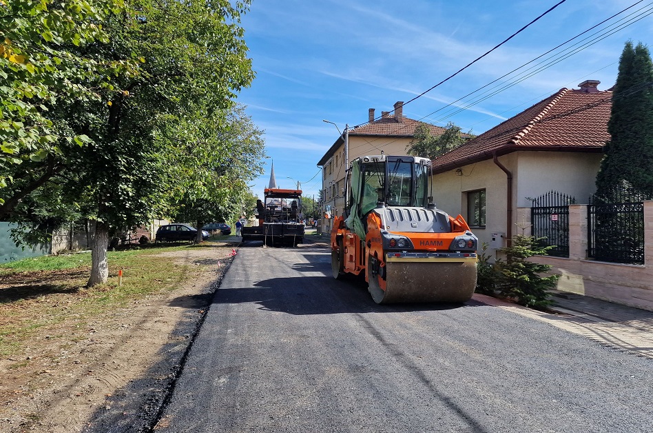 Horea Dorin Matiș: Astăzi au început la Huedin lucrările de asfaltare cuprinse în programul național de investiții „Anghel Saligny”